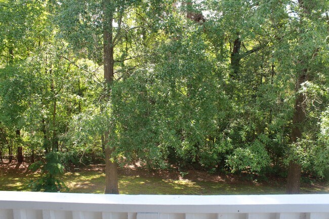 Foto del edificio - 325-8 Waterdown Drive
