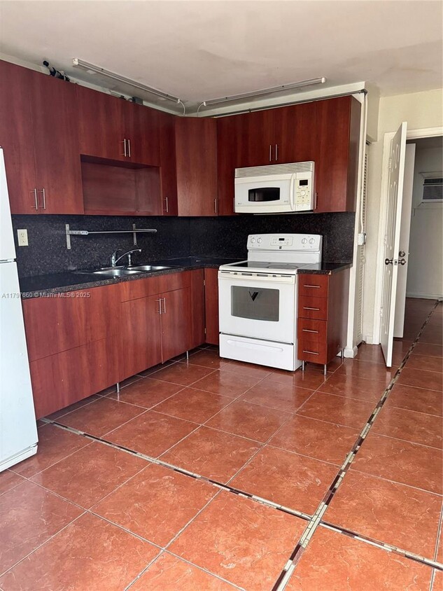 Foto del edificio - 101 NE 41st St
