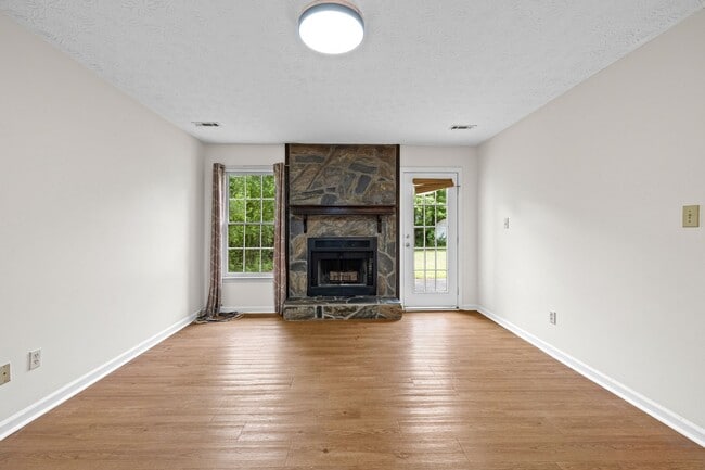 Building Photo - 3 Bedroom Ranch In Starr's Mill on Quiet Street!