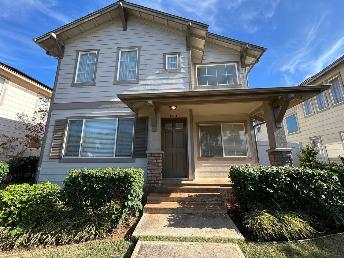 Primary Photo - Large Ocean Pointe Home with In-Law Suite,...