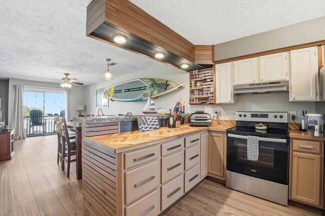 Building Photo - 330 Bluefish Dr