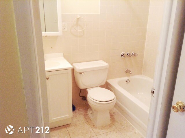 Foto del edificio - 351 E 60th St