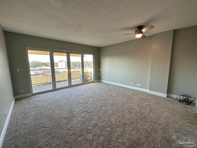 Building Photo - 825 Bayshore Dr