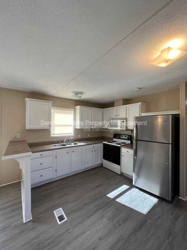 Foto del edificio - 4825 Douglas Dr