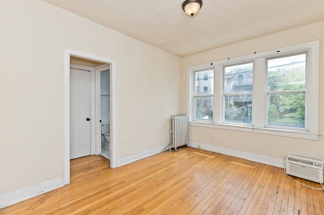 Building Photo - 1814 N Drake Ave