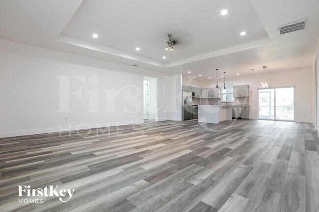 Building Photo - 2698 Escambia Cir