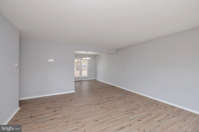 Building Photo - 6003 Sagebrush Pl