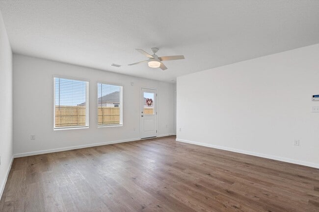 Foto del edificio - BRAND NEW CONSTRUCTION!