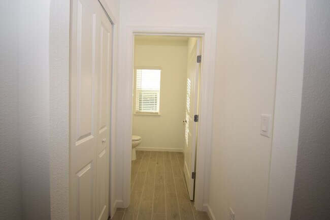 Building Photo - 2206 Windward Cay Ln