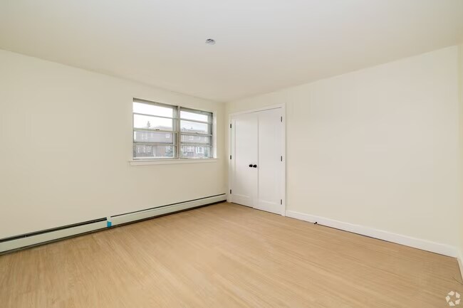 Foto del edificio - 921 Tyson Ave