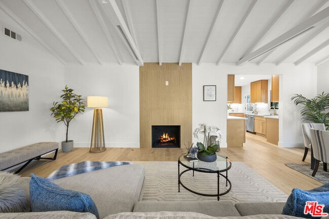 Building Photo - 5833 Allott Ave