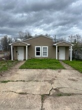 Building Photo - 324 Gannt St