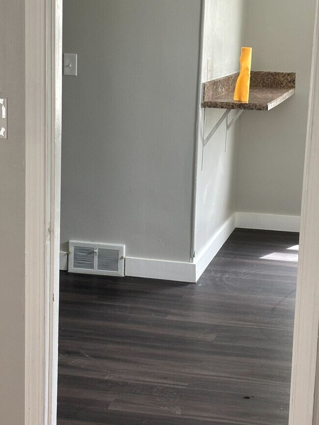 Building Photo - Shaker Heights Newly Renovated 3BR Home | Hardwood Floors | $2099.00/mo