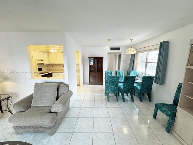 Foto del edificio - 379 Saxony Ln