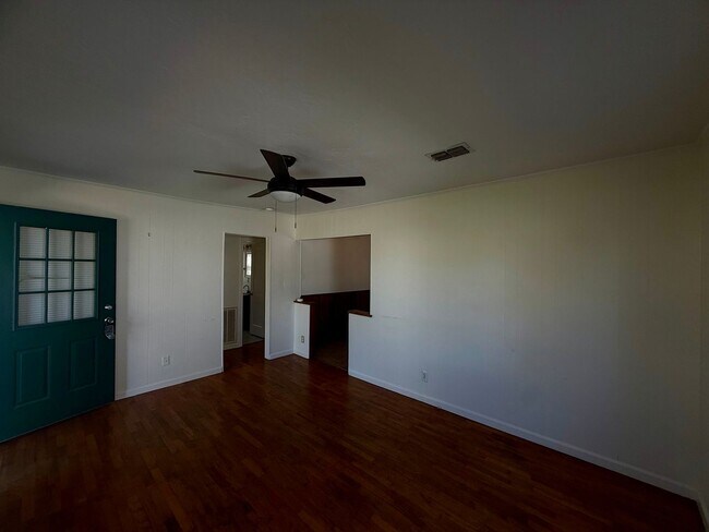 Foto del edificio - 1220 Thelma St