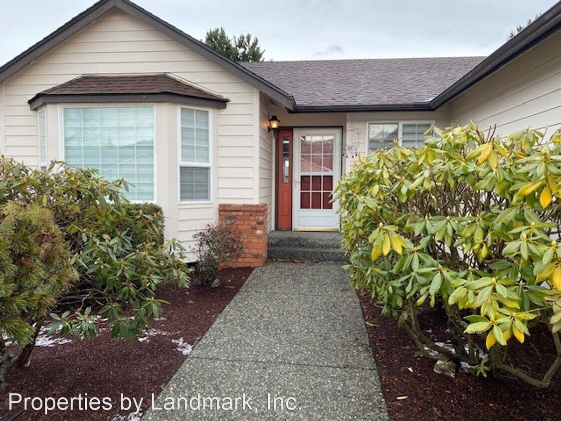 Primary Photo - 3 br, 2 bath House - 952 E Cedar