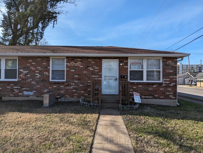 Photo - 850 N 2nd St Apartments