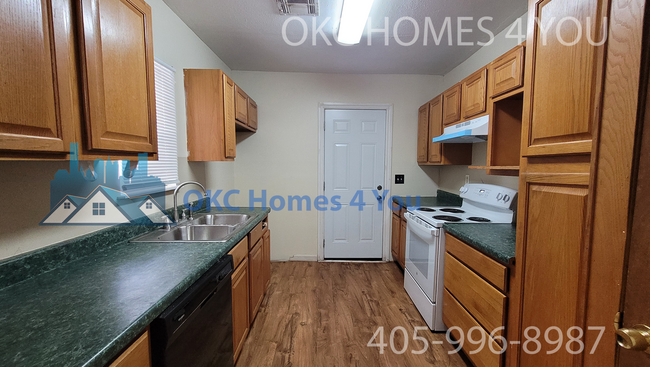 Building Photo - 3 Bed in NW OKC