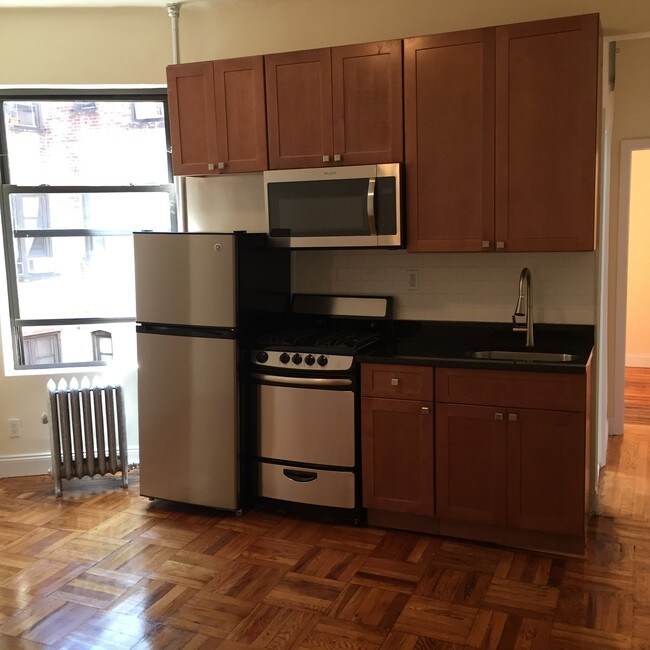 Foto principal - 30-78 34th St