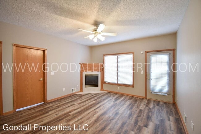 Building Photo - 2 br, 2 bath House - 1325 SE Florence Dr #207