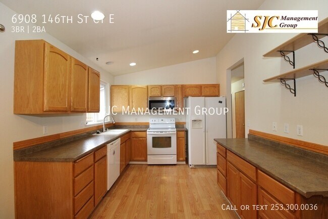 Foto del edificio - Split Level home in South Hill for rent