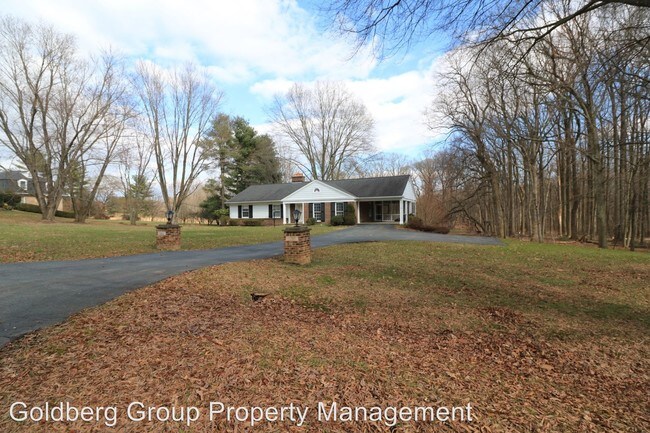 Building Photo - 15205 Spring Meadows Dr