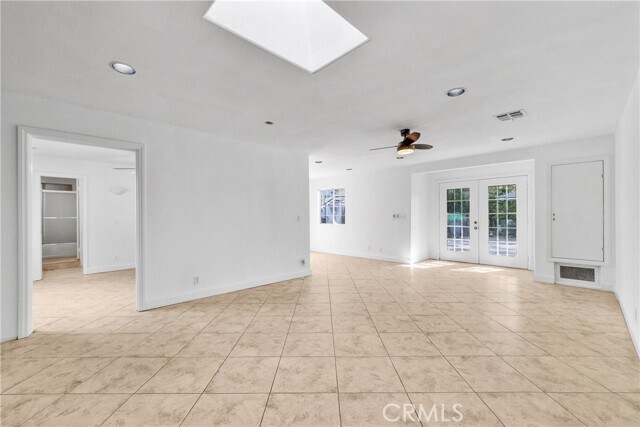 Building Photo - 490 Traverse Dr