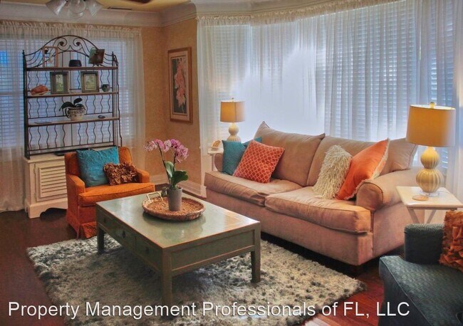 Foto del edificio - 3 br, 1.5 bath House - 210 15th Avenue North