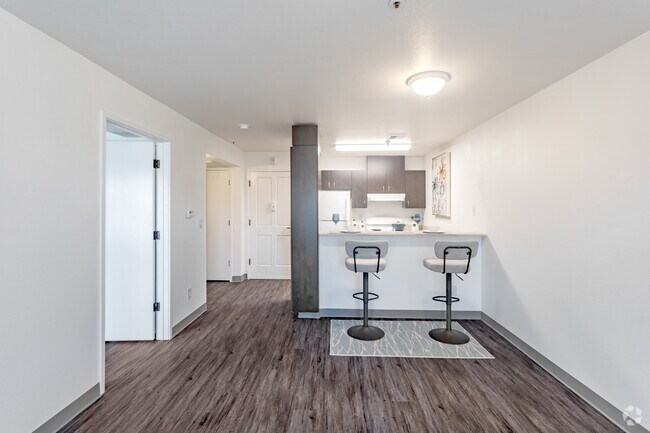 1 habitación, 1 baño - 576 pies cuadrados - Sala de estar - Wheeler Manor - Affordable Senior Housing 62+