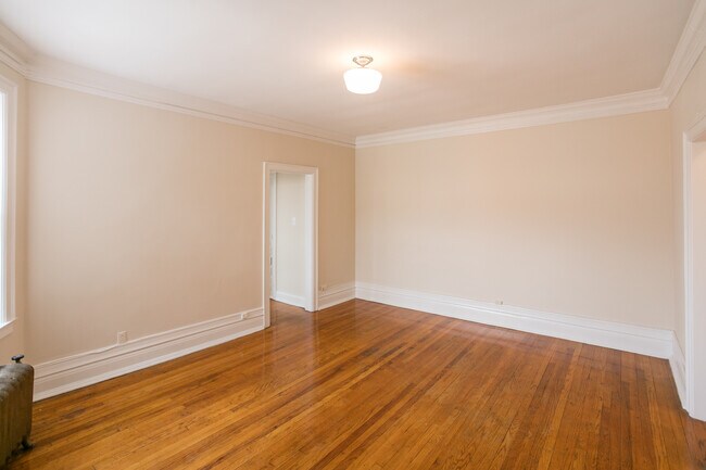 Building Photo - 120 Seward St