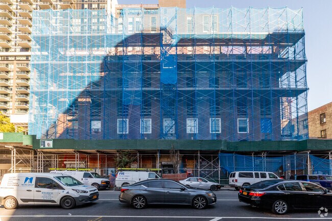 Building Photo - 285 Schermerhorn St