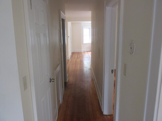 Foto del edificio - 230 Milford Ave