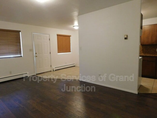 Building Photo - 3292 Lombardy Ln