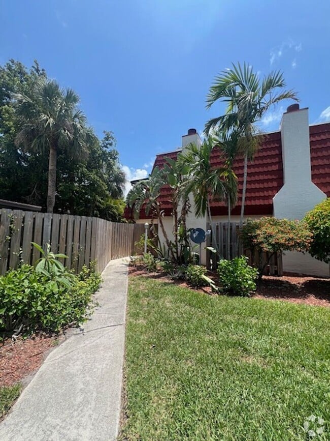 Building Photo - 11826 Quail Run Dr