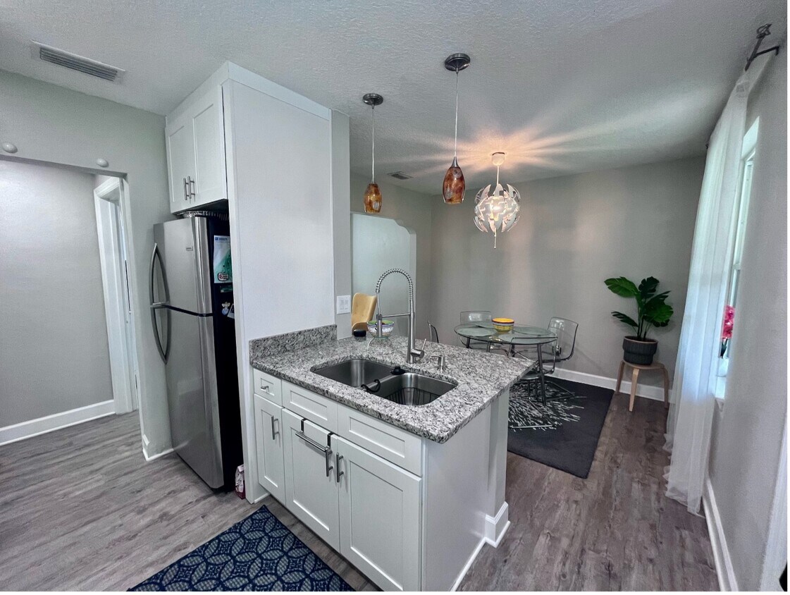 Foto principal - 4648 Cardinal Blvd