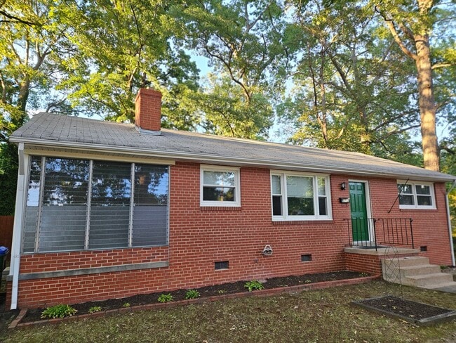 Building Photo - 5712 Jahnke Rd
