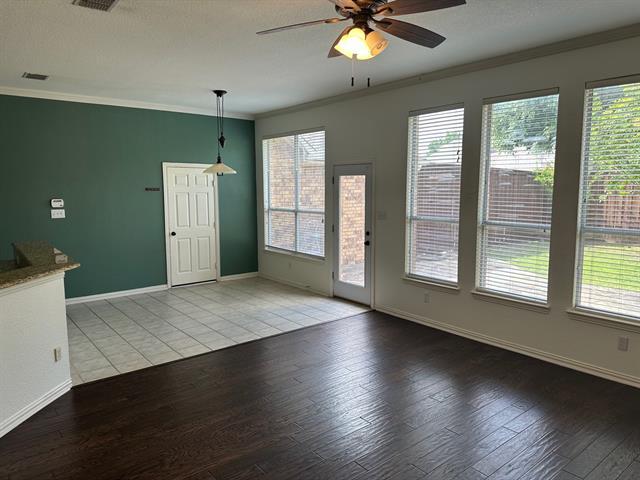 Building Photo - 7574 Greenvalley Ln