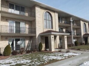 Building Photo - 6142 W 63rd St