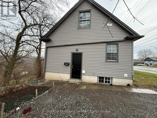 Building Photo - 76 Martindale Rd