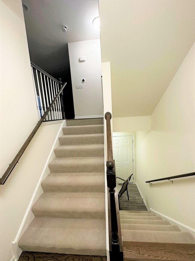 Building Photo - 4441 Monroe Ct