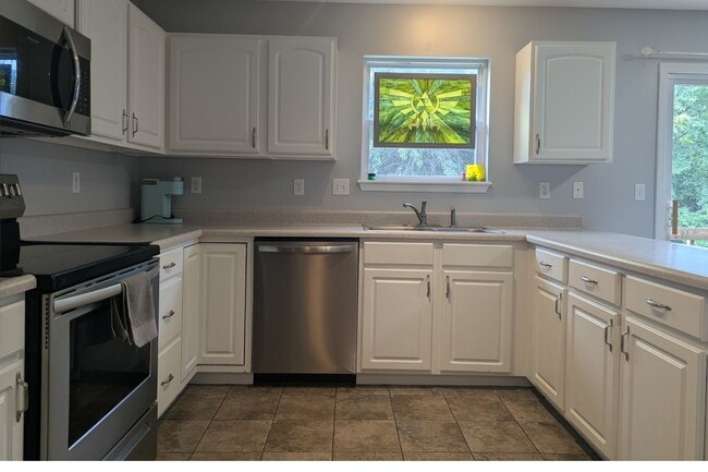 Building Photo - 107 Trotters Creek Ln