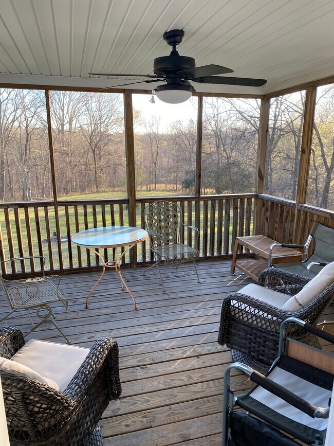 1944 Highway 49 E, Charlotte, TN 37036 Townhome Rentals in Charlotte