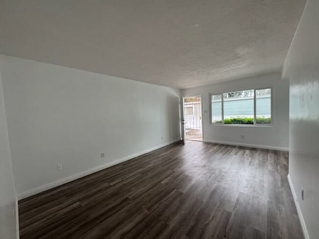 Building Photo - Hornblend