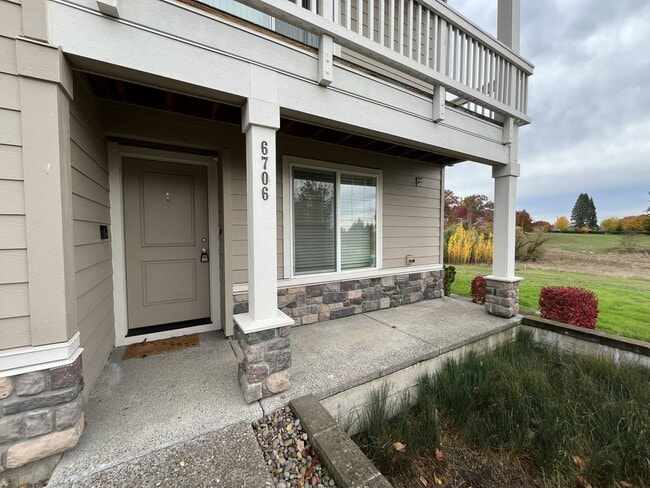 Building Photo - Modern 3-Bedroom End-Unit Townhome with 2 Balconies, Granite Kitchen & Oversized Tandem Garage!