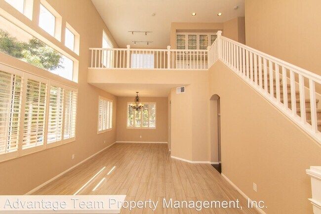 Building Photo - 3 br, 2.5 bath House - 5321 Renaissance Av...