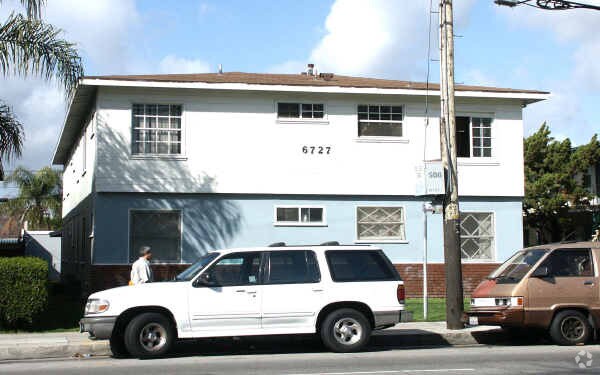 Building Photo - 6727 Whitsett Ave