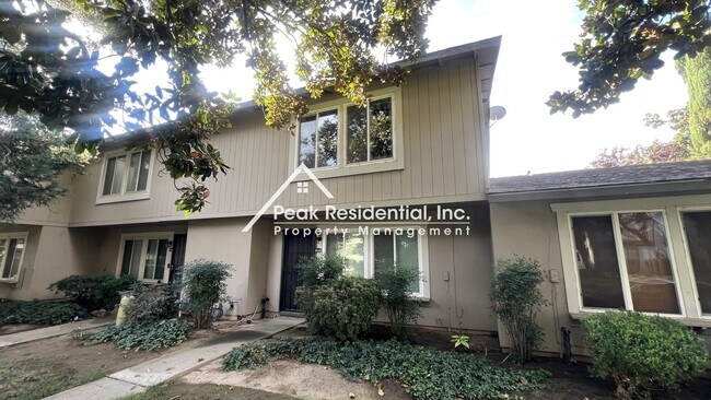 Building Photo - Wonderful 3bd/1.5ba Townhouse!