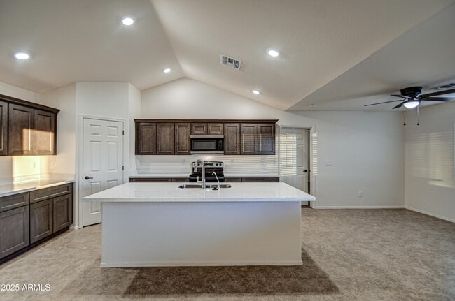Foto del edificio - 22955 Pine St