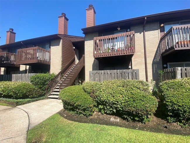 Foto del edificio - 12905 Woodforest Blvd