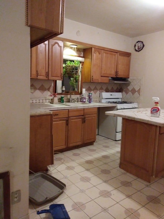 Primary Photo - 1357 Dahill Rd